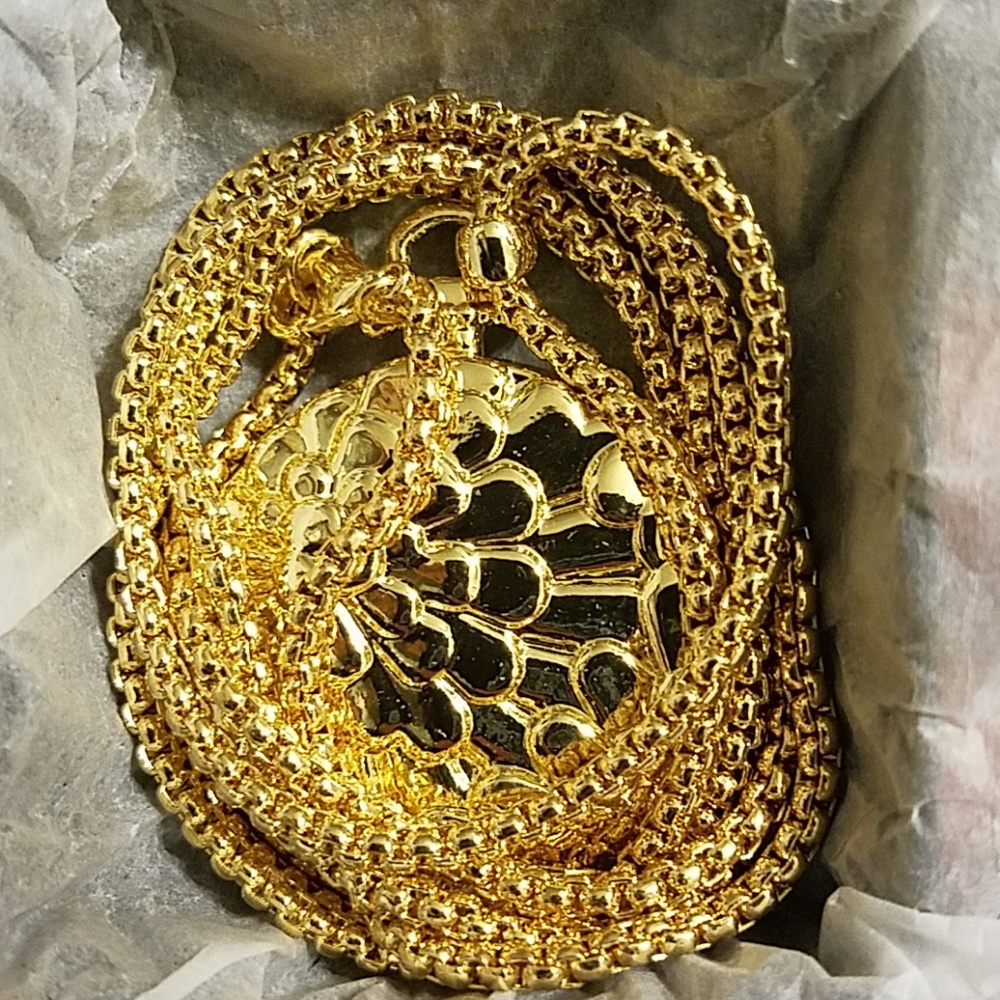 Goldtone floral locket - Picture 3 of 4